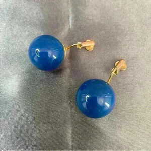 Vintage gold tone w/Sapphire colored sphere accents clip-on earrings
